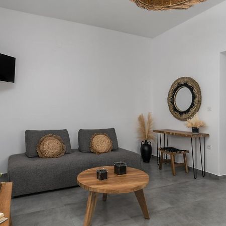 Kallia'S Suites Milos Adamantas  Exterior photo