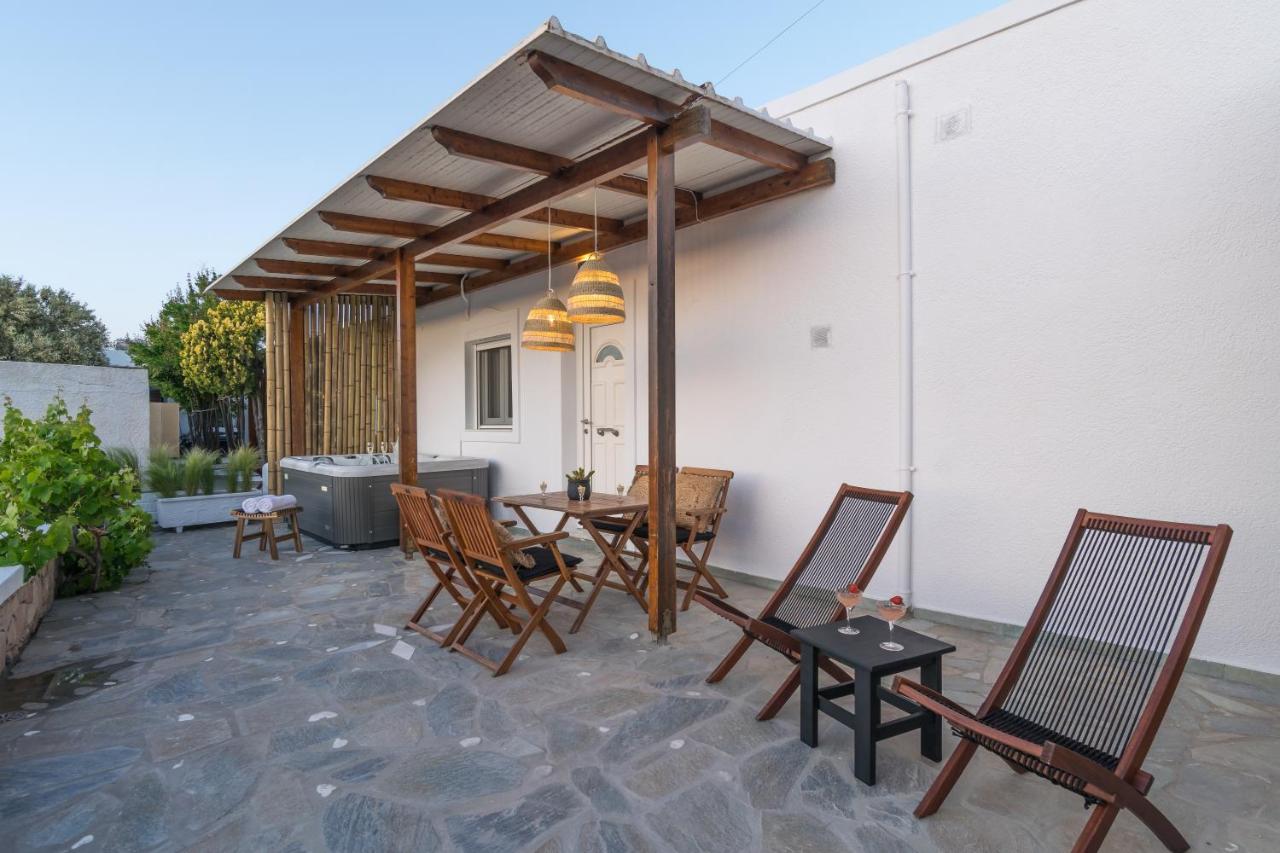 Kallia'S Suites Milos Adamantas  Exterior photo