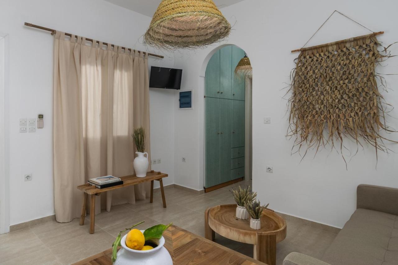 Kallia'S Suites Milos Adamantas  Exterior photo