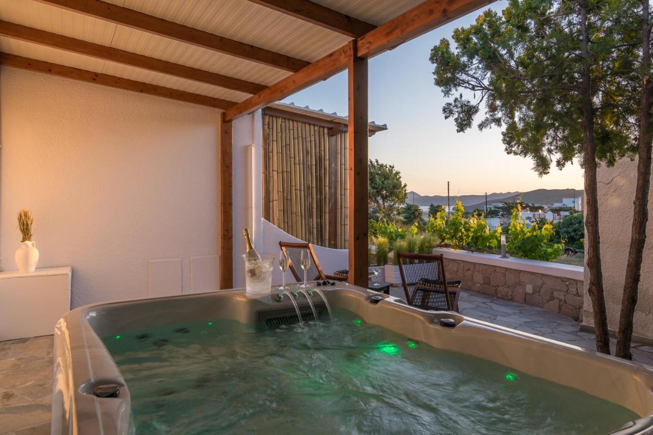 Kallia'S Suites Milos Adamantas  Exterior photo